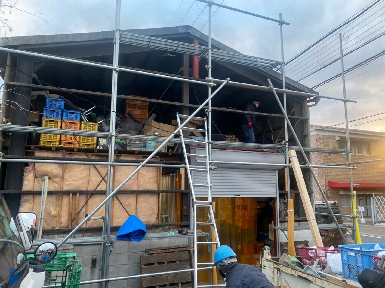 奈良市古市町で庇・外壁工事、外壁撤去